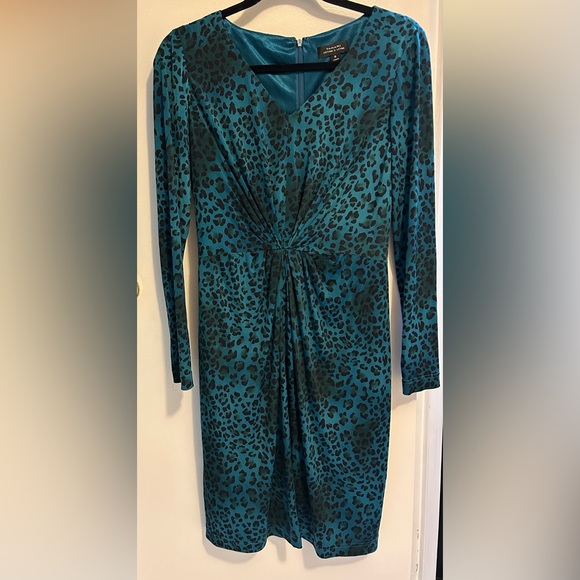 Leopard style “bluish green” and black print dress, Tahari by Arthur S. Levine. - Picture 4 of 5